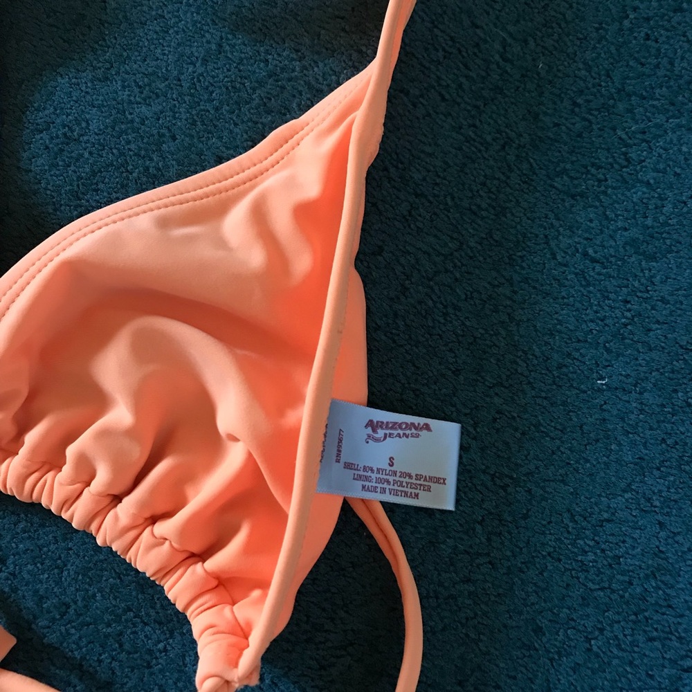 Bikini - Picture 4 of 4